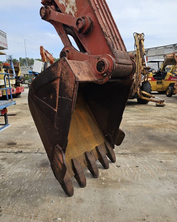 HITACHI EX300 Excavator - Image 5